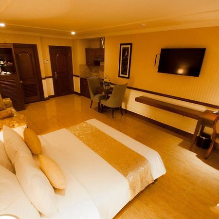 Central Hotel & Residences Swimming Pool Ho Chi Minh City Exterior photo