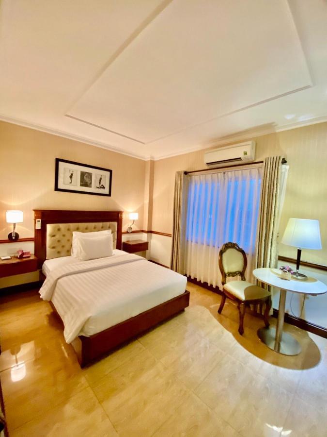 Central Hotel & Residences Swimming Pool Ho Chi Minh City Exterior photo