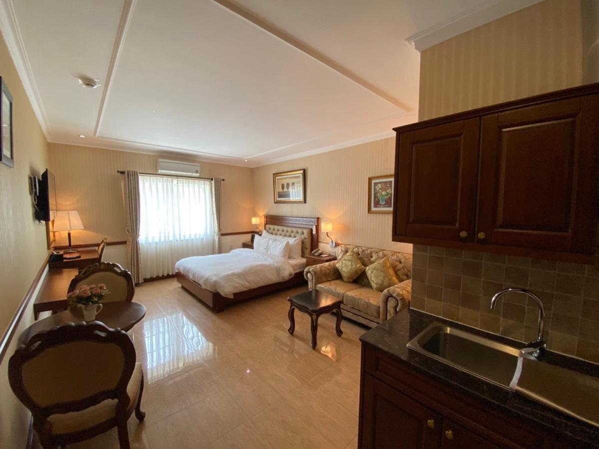 Central Hotel & Residences Swimming Pool Ho Chi Minh City Exterior photo