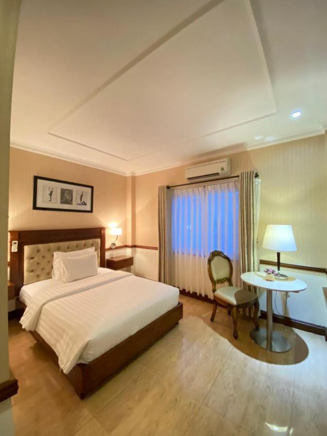 Central Hotel & Residences Swimming Pool Ho Chi Minh City Exterior photo